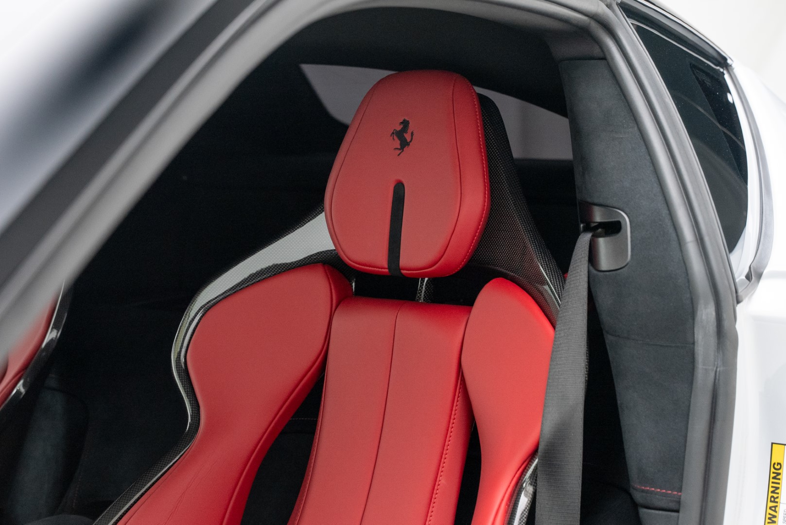 2025 FERRARI 12 CILINDRI. 7 YEARS MAIN DEALER SERVICE. FULL CARBON EXTERIOR. CUSTOM SPECIFICATIONS.